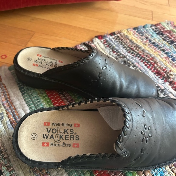 Stylish Black Leather Slip-On Loafers 40 / fits like a Womens size 7.5-8 - Picture 16 of 16